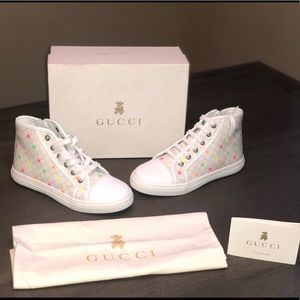 GG SUPREME HIGH TOPS WITH MULTICOLORED STARS